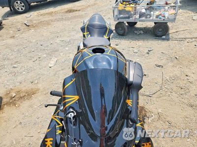 Piąte zdjęcie samochodu w środku: 2024 SUZUKI GSX-R750 VIN:JS1GR7MA9R7100421 - miniatura