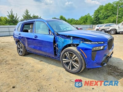 Czwarte zdjęcie samochodu z boku: 2025 BMW X7 M60I VIN:5UX33EM04S9W53049 - miniatura