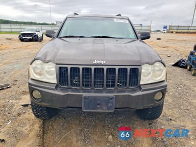 Piąte zdjęcie samochodu w środku: 2005 JEEP GRAND CHEROKEE LAREDO VIN:1J4HR48N55C609584 - miniatura