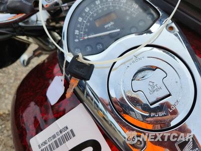 Zdjęcie 8 z 10 samochodu: 2005 HONDA VTX1800 R3 VIN:1HFSC49675A300804 - miniatura