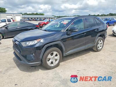 2021 TOYOTA RAV4 XLE 2T3W1RFV2MC112820 - główne zdjęcie licytacji z USA - miniatura