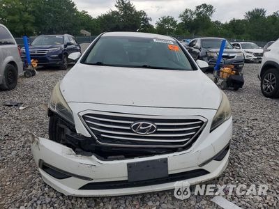 Piąte zdjęcie samochodu w środku: 2015 HYUNDAI SONATA SE VIN:5NPE24AF7FH206017 - miniatura