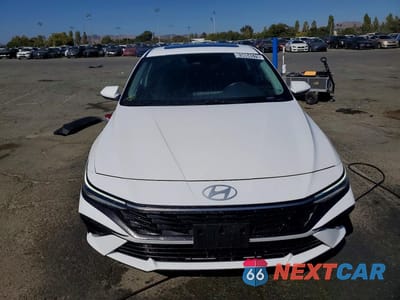 Piąte zdjęcie samochodu w środku: 2025 HYUNDAI ELANTRA SEL VIN:KMHLS4DG2SU856297 - miniatura
