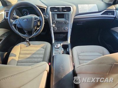 Zdjęcie 8 z 12 samochodu: 2019 FORD FUSION S VIN:3FA6P0G73KR194539 - miniatura