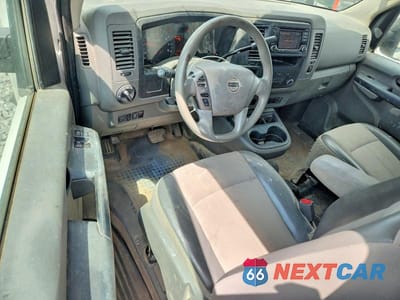 Zdjęcie 8 z 13 samochodu: 2018 NISSAN NV 2500 HD S VIN:1N6BF0KY7JN808048 - miniatura