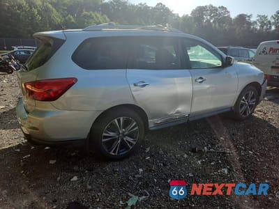 Trzecie zdjęcie samochodu z tyłu: 2017 NISSAN PATHFINDER SV VIN:5N1DR2MN6HC902957 - miniatura