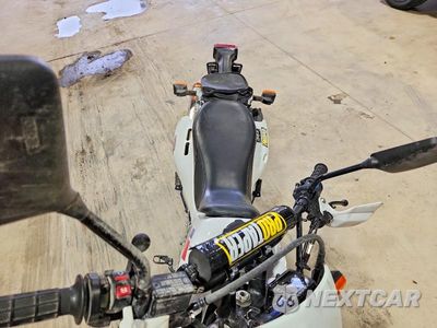Piąte zdjęcie samochodu w środku: 2025 HONDA XR650 L VIN:JH2RD0611SK401468 - miniatura