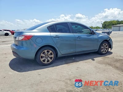 Trzecie zdjęcie samochodu z tyłu: 2011 MAZDA 3 I VIN:JM1BL1UF1B1432064 - miniatura