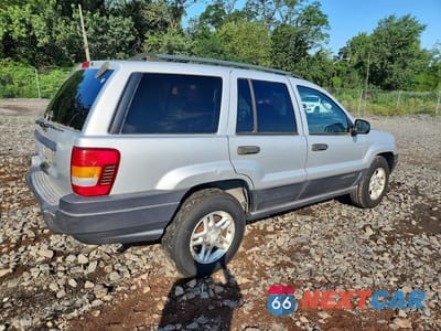 Trzecie zdjęcie samochodu z tyłu: 2024 JEEP GRAND CHEROKEE LAREDO VIN:1J4GX48S74C328408 - miniatura