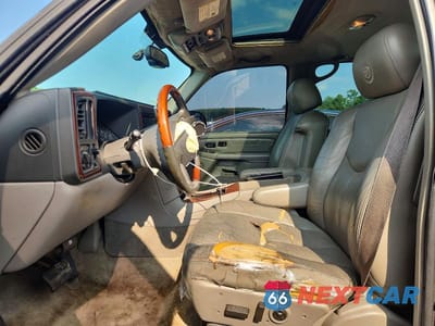 Zdjęcie 7 z 13 samochodu: 2005 CADILLAC ESCALADE VIN:1GYEK63N85R139915 - miniatura