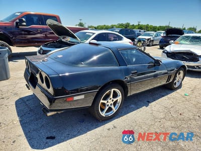 Trzecie zdjęcie samochodu z tyłu: 1990 CHEVROLET CORVETTE VIN:1G1YY2389L5112224 - miniatura