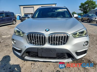 Piąte zdjęcie samochodu w środku: 2017 BMW X1 XDRIVE28I VIN:WBXHT3Z39H4A53797 - miniatura