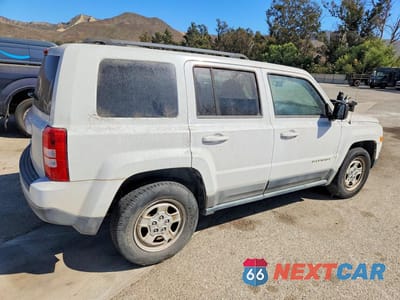 Trzecie zdjęcie samochodu z tyłu: 2011 JEEP PATRIOT SPORT VIN:1J4NT1GB0BD165465 - miniatura