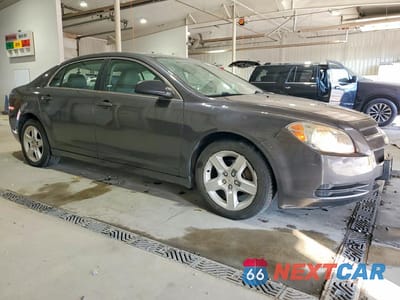 Czwarte zdjęcie samochodu z boku: 2011 CHEVROLET MALIBU LS VIN:1G1ZB5E15BF276134 - miniatura