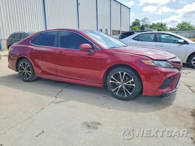 Czwarte zdjęcie samochodu z boku: 2018 TOYOTA CAMRY SE VIN:4T1B11HK9JU576628 - miniatura