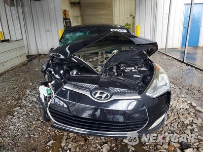 Piąte zdjęcie samochodu w środku: 2016 HYUNDAI VELOSTER BASE VIN:KMHTC6AD5GU253029 - miniatura