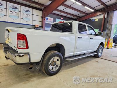 Trzecie zdjęcie samochodu z tyłu: 2020 RAM 2500 TRADESMAN VIN:3C6UR5CJ3LG218014 - miniatura
