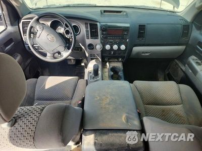 Zdjęcie 8 z 13 samochodu: 2012 TOYOTA TUNDRA CREWMAX SR5 VIN:5TFEY5F16CX123518 - miniatura