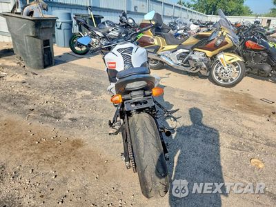 Czwarte zdjęcie samochodu z boku: 2019 SUZUKI GSX-S750 M VIN:JS1C533D1K7100076 - miniatura