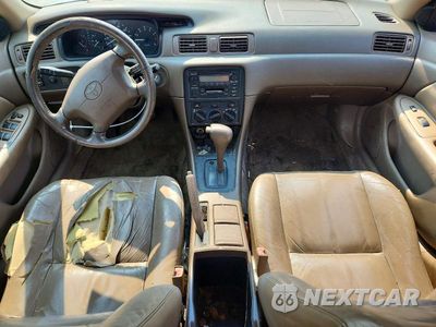 Zdjęcie 8 z 12 samochodu: 2000 TOYOTA CAMRY LE VIN:JT2BG22K5Y0400994 - miniatura