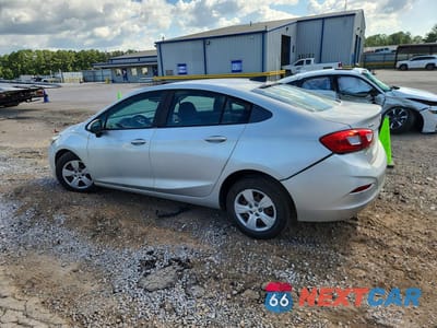 Drugie zdjęcie samochodu z przodu: 2018 CHEVROLET CRUZE LS VIN:1G1BC5SM8J7222283 - miniatura