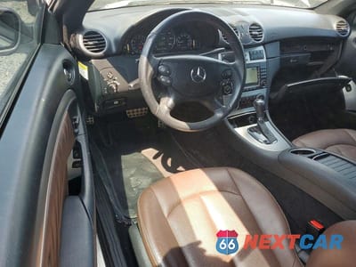 Zdjęcie 8 z 12 samochodu: 2009 MERCEDES-BENZ CLK 350 VIN:WDBTJ56H59F264926 - miniatura