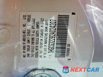 Zdjęcie 12 z 12 samochodu: 2002 HONDA ACCORD SE VIN:1HGCG32292A024207 - miniatura
