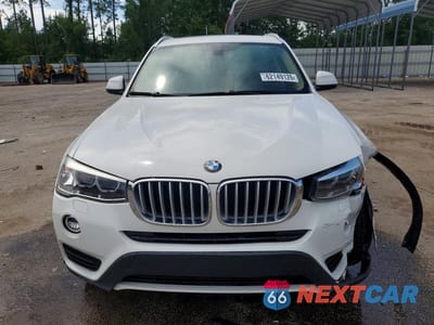 Piąte zdjęcie samochodu w środku: 2017 BMW X3 SDRIVE28I VIN:5UXWZ7C33H0V92020 - miniatura