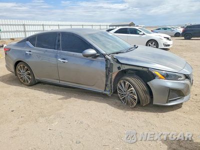 Czwarte zdjęcie samochodu z boku: 2023 NISSAN ALTIMA SL VIN:1N4BL4EV1PN302105 - miniatura