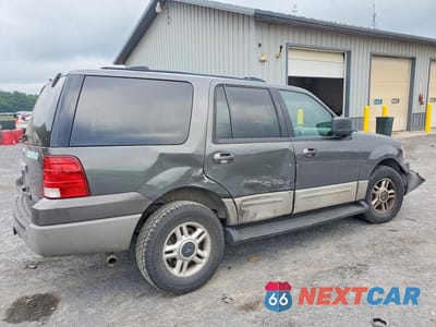 Trzecie zdjęcie samochodu z tyłu: 2003 FORD EXPEDITION XLT VIN:1FMPU16LX3LA95496 - miniatura