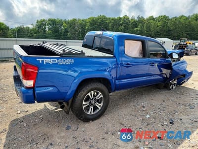 Trzecie zdjęcie samochodu z tyłu: 2018 TOYOTA TACOMA TRD SPORT VIN:3TMCZ5ANXJM151923 - miniatura