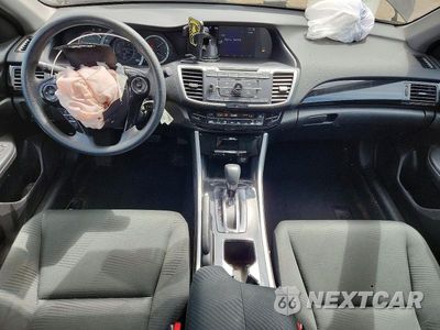Zdjęcie 8 z 12 samochodu: 2017 HONDA ACCORD LX VIN:1HGCR2F30HA032227 - miniatura