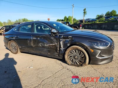 Czwarte zdjęcie samochodu z boku: 2022 HYUNDAI SONATA HYBRID LIMITED VIN:KMHL54JJ2NA040431 - miniatura