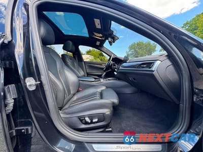 Piąte zdjęcie samochodu w środku: 2018 BMW 540 XI VIN:WBAJE7C55JG891091 - miniatura