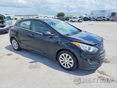 Czwarte zdjęcie samochodu z boku: 2016 HYUNDAI ELANTRA GT BASE VIN:KMHD35LH6GU305363 - miniatura