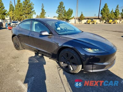 Czwarte zdjęcie samochodu z boku: 2024 TESLA MODEL 3 VIN:5YJ3E1EA5RF743418 - miniatura