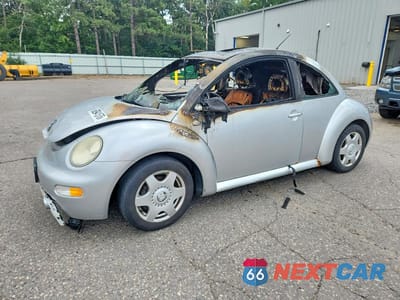 2001 VOLKSWAGEN NEW BEETLE GLX 3VWDC21C41M402757 - główne zdjęcie licytacji z USA - miniatura