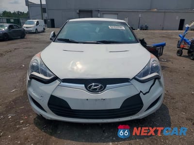 Piąte zdjęcie samochodu w środku: 2013 HYUNDAI VELOSTER BASE VIN:KMHTC6AD1DU088365 - miniatura