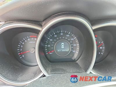 Zdjęcie 9 z 13 samochodu: 2014 KIA OPTIMA LX VIN:5XXGM4A73EG319453 - miniatura