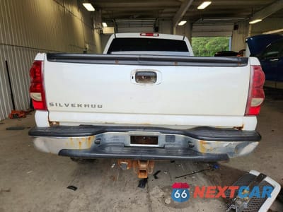 Zdjęcie 6 z 13 samochodu: 2003 CHEVROLET SILVERADO K1500 HEAVY DUTY VIN:1GCGK13U33F186017 - miniatura