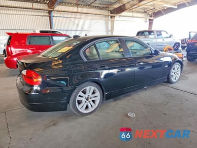 Trzecie zdjęcie samochodu z tyłu: 2006 BMW 325 I VIN:WBAVB13506KR56053 - miniatura