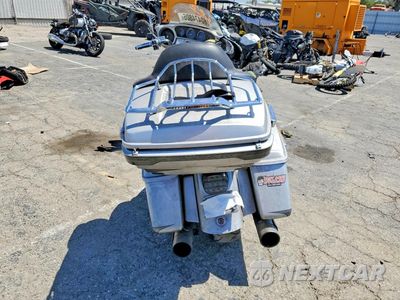 Czwarte zdjęcie samochodu z boku: 2017 HARLEY-DAVIDSON FLHTKSE CVO LIMITED VIN:1HD1TEF36HB950419 - miniatura