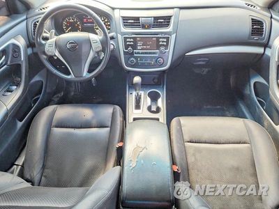 Zdjęcie 8 z 13 samochodu: 2017 NISSAN ALTIMA 2.5 SR VIN:1N4AL3AP5HC129778 - miniatura