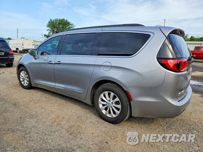 Drugie zdjęcie samochodu z przodu: 2017 CHRYSLER PACIFICA TOURING L VIN:2C4RC1BG0HR538035 - miniatura