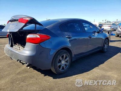 Trzecie zdjęcie samochodu z tyłu: 2014 KIA FORTE LX VIN:KNAFK4A60E5071978 - miniatura
