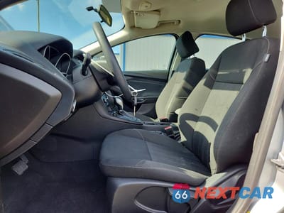 Zdjęcie 7 z 12 samochodu: 2016 FORD FOCUS SE VIN:1FADP3F2XGL341038 - miniatura