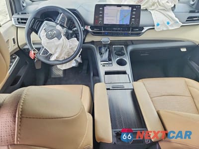 Zdjęcie 8 z 12 samochodu: 2022 TOYOTA SIENNA LIMITED 7-PASSENGER VIN:5TDZSKFC9NS059678 - miniatura