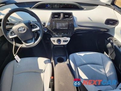 Zdjęcie 8 z 12 samochodu: 2016 TOYOTA PRIUS TWO VIN:JTDKBRFUXG3527893 - miniatura