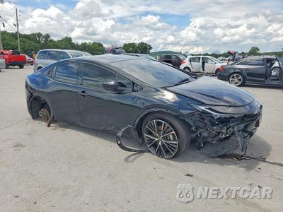 Czwarte zdjęcie samochodu z boku: 2024 TOYOTA PRIUS XLE VIN:JTDADABUXR3022436 - miniatura