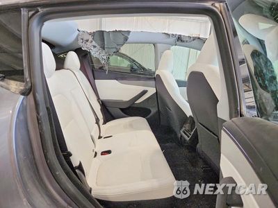 Zdjęcie 10 z 12 samochodu: 2026 TESLA MODEL Y VIN:7SAYGDEE3TA429648 - miniatura